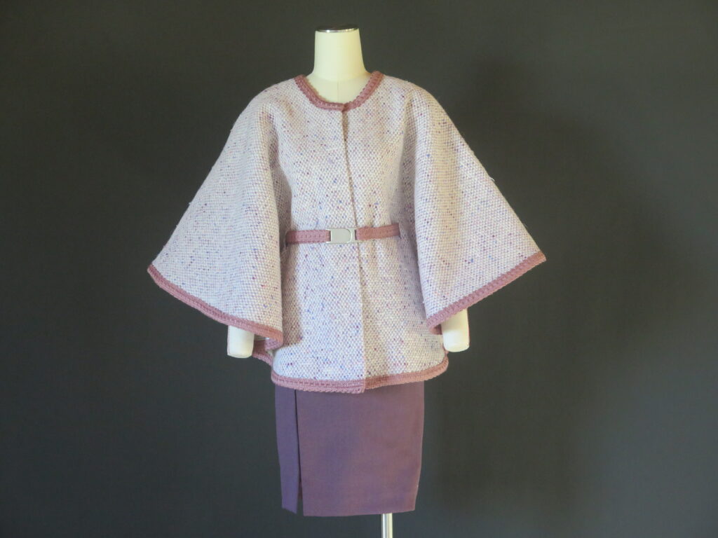 schnittzeichenkurs,poncho,cape,nähen für anfänger,modisches Must-Have,E-Learning-Kurs,Kleidungsstück,Herbst Winter Saison 23/24,Accessoire,Modeakademie,Strickstoff,Leinenstoff,Baumwolle,Fashionistas