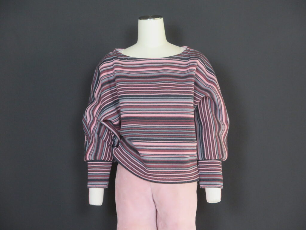 schnittzeichenkurs,poncho,cape,nähen für anfänger,modisches Must-Have,E-Learning-Kurs,Kleidungsstück,Herbst Winter Saison 23/24,Accessoire,Modeakademie,Strickstoff,Leinenstoff,Baumwolle,Fashionistas