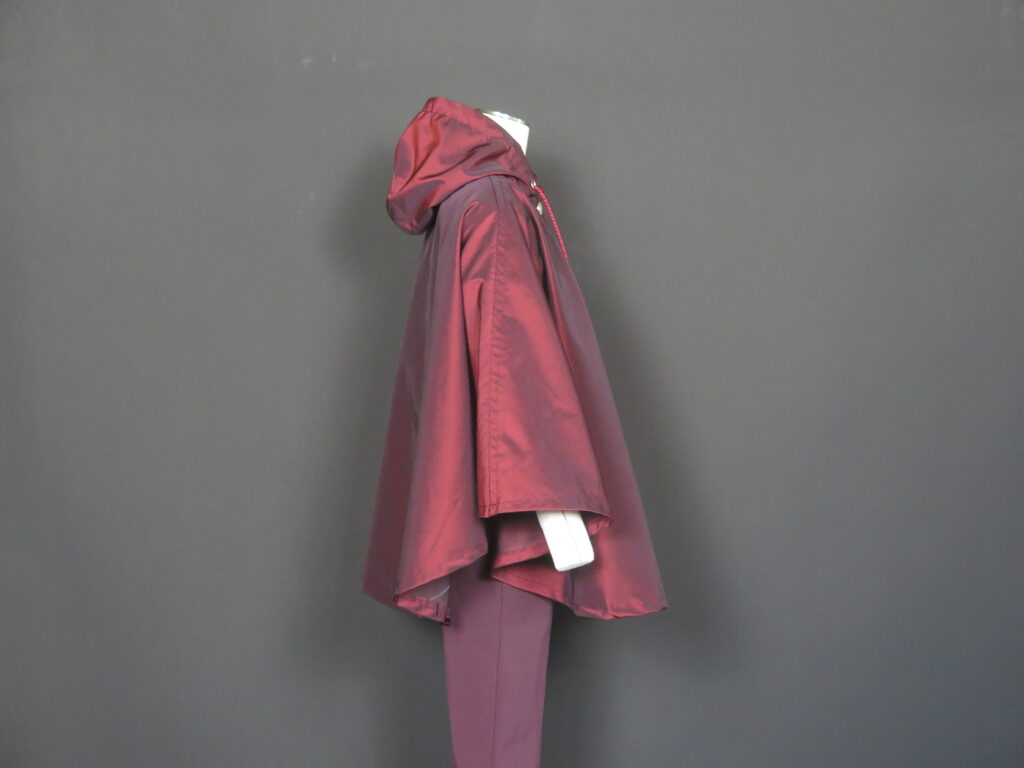 schnittzeichenkurs,poncho,cape,nähen für anfänger,modisches Must-Have,E-Learning-Kurs,Kleidungsstück,Herbst Winter Saison 23/24,Accessoire,Modeakademie,Strickstoff,Leinenstoff,Baumwolle,Fashionistas