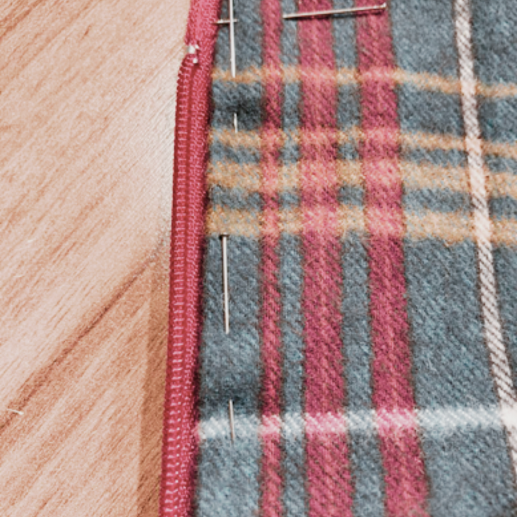 Abb. 3 - Nadeln stecken noch auf der Kreuznaht